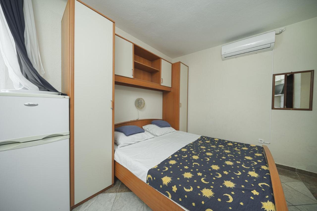Apartmani Krizanovic Vodice Exterior photo