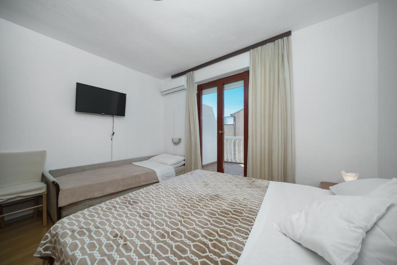 Apartmani Krizanovic Vodice Exterior photo